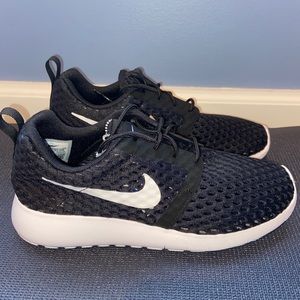 Nike Roshe 1 Mesh Black size 4.5Y/Women’s 6
